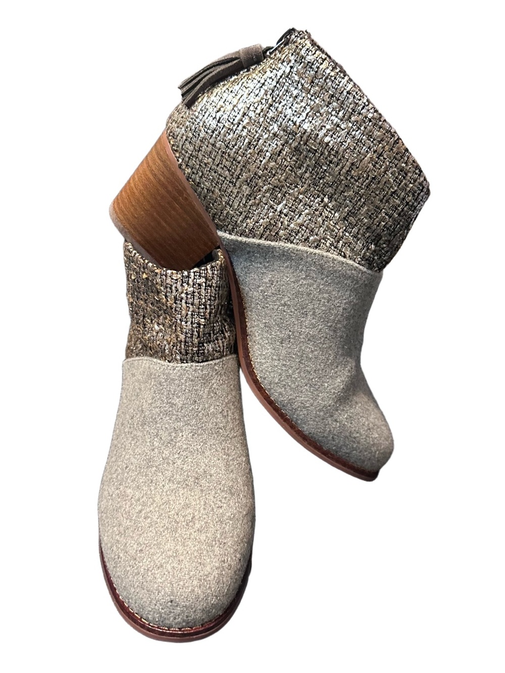 Toms Leila Bootie in the Grey Felt Shine Boucle style Women's Ankle Boots 7.5